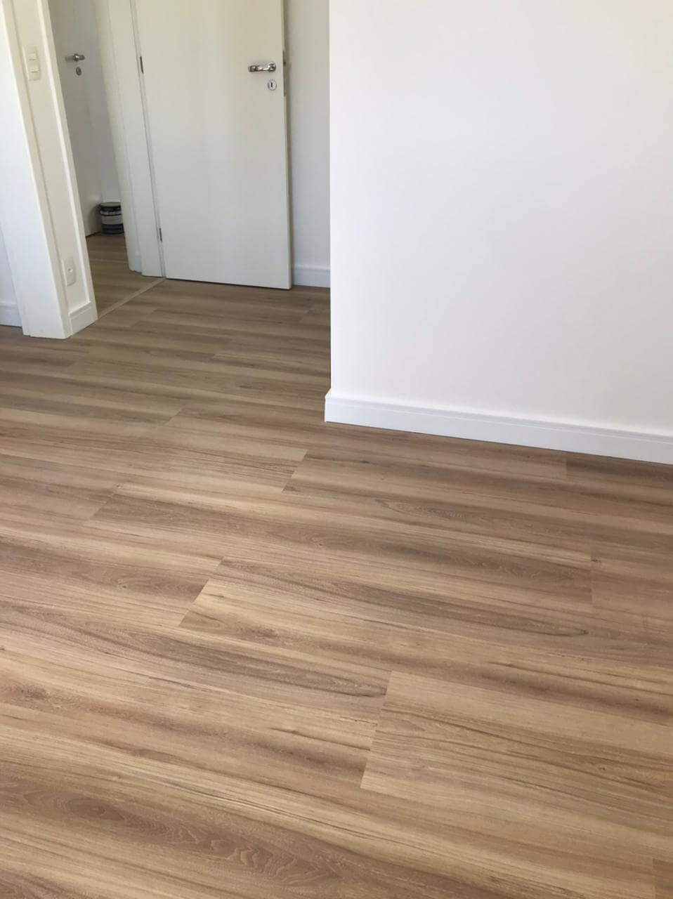 Piso laminado - cor elmo macciato - Imagem 4