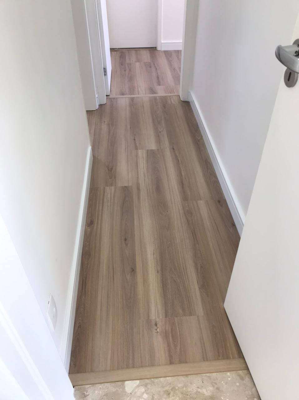 Piso laminado - cor elmo macciato - Imagem 2