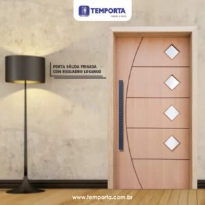 Porta frisada com losango