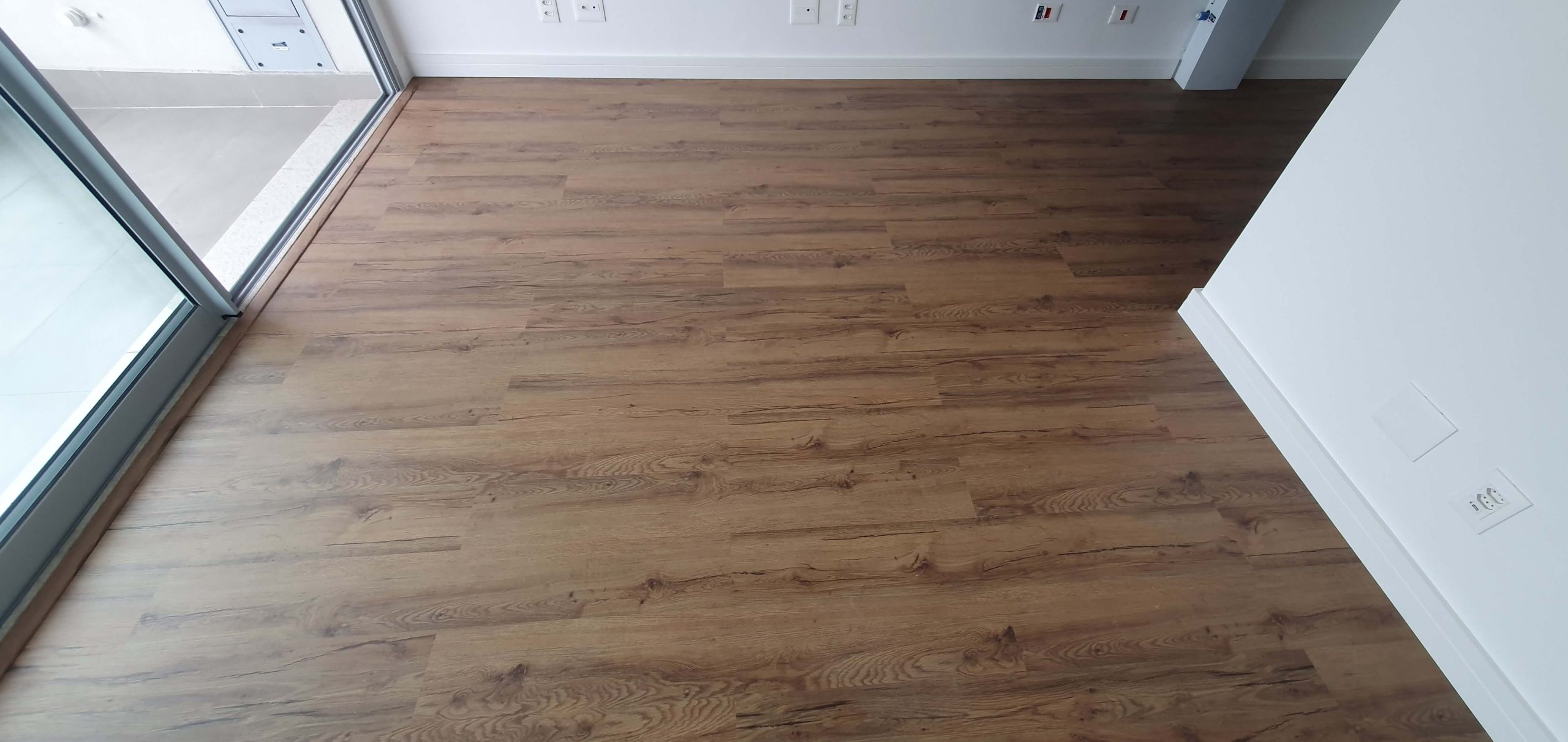 piso vinilico instalado jurutu