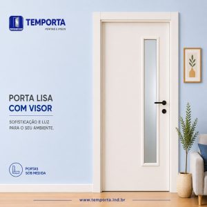 Porta lisa branca com visor de vidro vertical e acabamento moderno, ideal para ambientes internos, com destaque para sofisticação, iluminação natural e fabricação sob medida da Temporta Portas e Pisos.