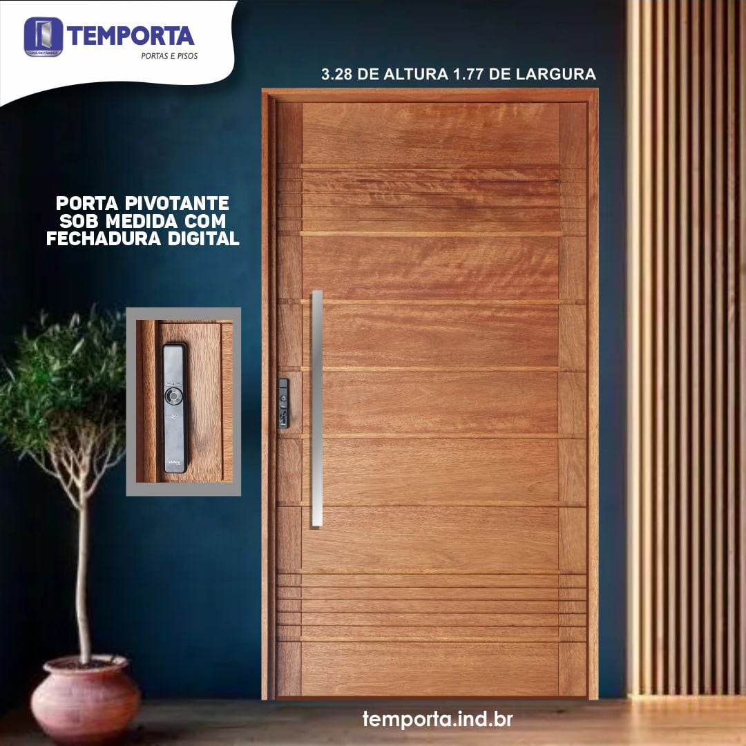 **Texto ALT:** **Porta pivotante sob medida em madeira natural com frisos horizontais, fechadura digital e puxador em inox, modelo de alto padrão para entrada residencial, com 3,28 m de altura por 1,77 m de largura, fabricada pela Temporta.**